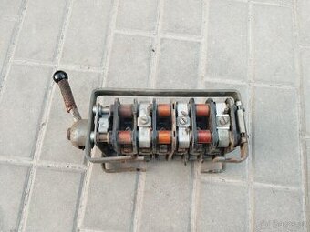 Triodyn RK 320... hlavní vypínač