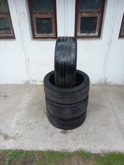 Pneu kumho 235/35 r19