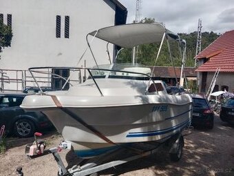 Quicksilver 450 30ps s vlekem Harbeck 750kg