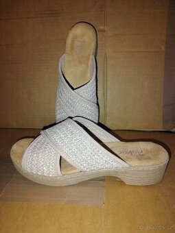 Pantofle Rieker 38 a 39