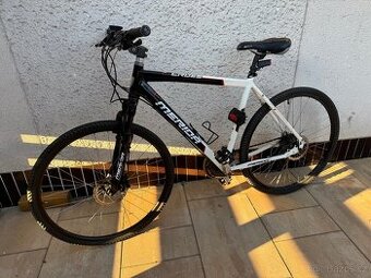 Merida Crossway 500 - trekingové kolo pánské