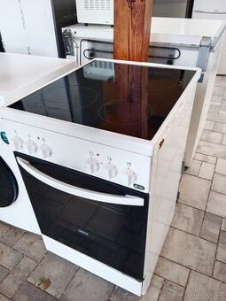 Sklokeramicesky sporak Zanussi