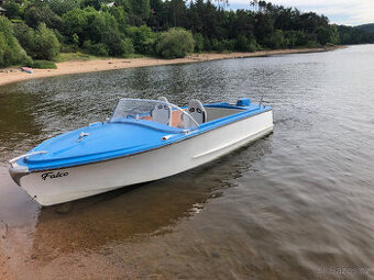 Motorový člun 5,5 metrů + 5 HP Yamaha