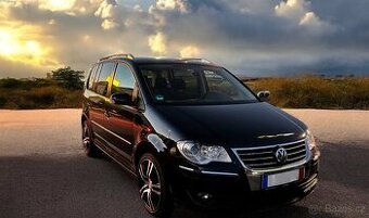 Touran 2.0tdi 125kwRS AdaptBiXenony Webasto Parktronik Zaves - 1