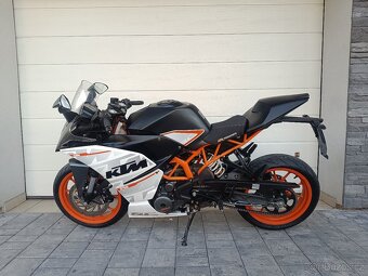 KTM RC 390 -32kW A2 -top stav