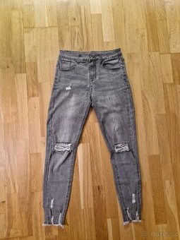 Šedé riffle džíny