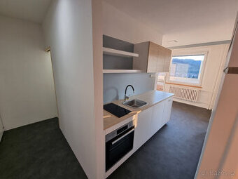 Pronájem bytu 1+1 ve Vsetíně, 46m2 + 6m2 dvě zasklené lodžie - 1