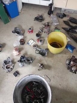 Díly motoru d50b - 1