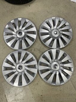 Prodám - Sadu originál poklic R16 Škoda