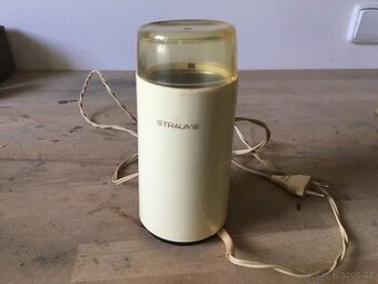 Starý mlýnek na kávu