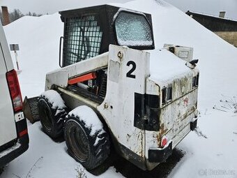 Mininakladač Bobcat 753