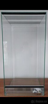 Terárium nové pro chameleona ,pagekona 40x40x100cm nepoužité