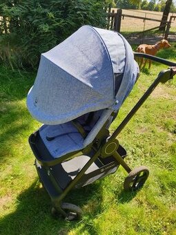 Nádherný lehký skladný městský sportovní kočárek Stokke Beat