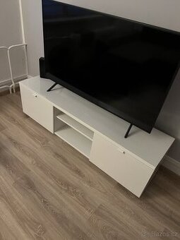 TV Stolek (Ikea/Byäs)