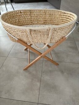 Mojžíšův koš se stojanem a matrací