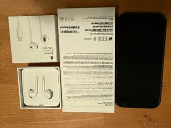 Iphone 14 Pro vc obalu a dratovych skuchatek