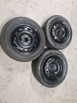 Rezervy Ford - nepoužité - 2x R15 a 1x R14