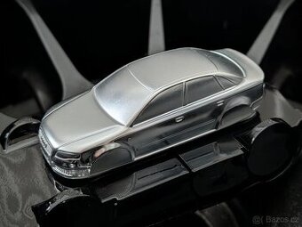 Těžítko AUDI RS4 B7