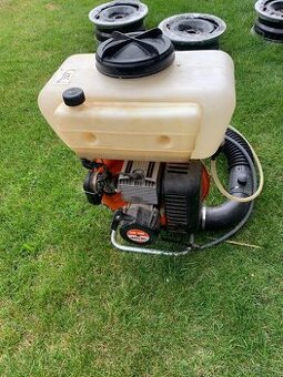 Benzinový postřikovač