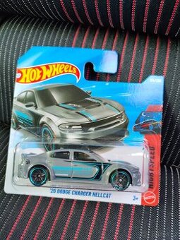 DODGE CHARGER HELLCAT