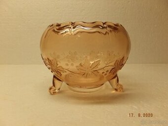 Art Deco, moc hezká rosalinová dóza na nožičkách.