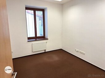 Pronájem kanceláře 13 m2 s kuchyňkou a sociálním zařízením n