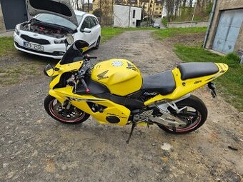 Honda 954 Fireblad - 1