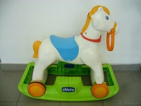 Hupaci konik zn. Chicco 2v1