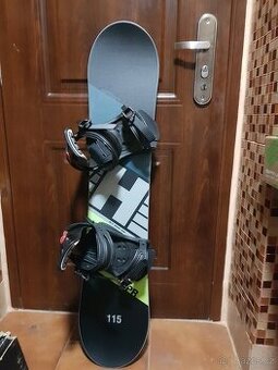Prodám úplně nový snowboard HATCHEY 115cm dlouhý.