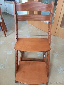 Rostoucí židle
