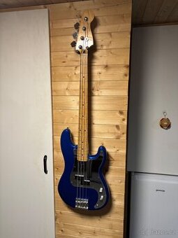 Baskytara Fender