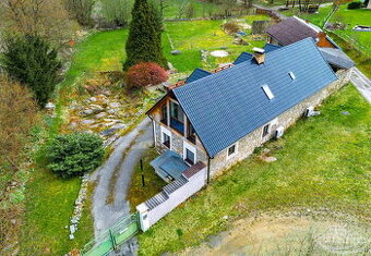 Pronájem vesnické stavení, rodinný dům na pozemku 3.168 m2,