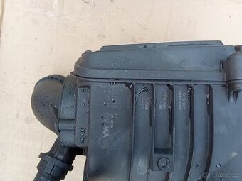 Filtr box 1.6 75kw Octavia2,leon-2,golf5 atd