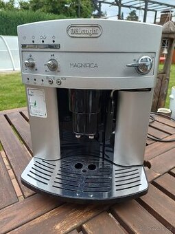 Kávovar DeLonghi Magnifica ESAM 3200.S - 1