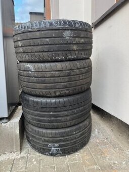 235/30 R20