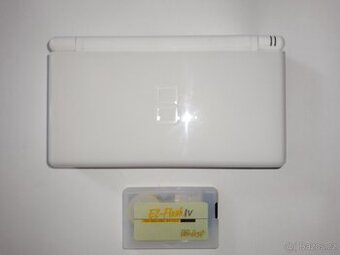 Nintendo DS Lite + GBA EZ-FLASH card
