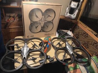 Dron Parrot a Silver 2x