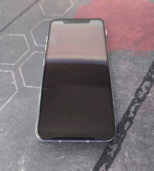 LG G8s ThinQ – plně funkční, drobné vady