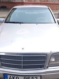 Prodám mercedes,w 202.1.8.benzin.94kw.rok1993.