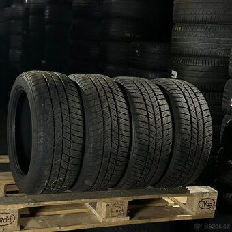 Zimní pneu 215/45 R16 90V Barum 7,5-8mm