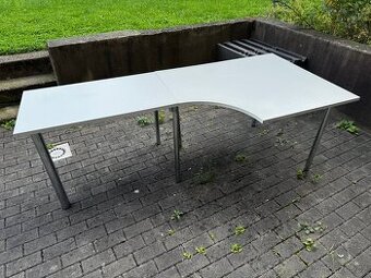 Kancelářský stůl