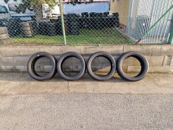 225/45/19 zimní pneumatiky Goodyear UltraGrip