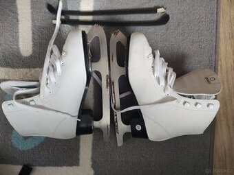 dívčí brusle velikost 39, 2x na noze Decathlon