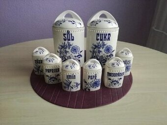 Kořenky  - sada velkých a malých, styl cibulák