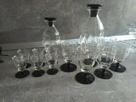 Art deco starožitná sada sklenic na likér a víno + 2 karafy