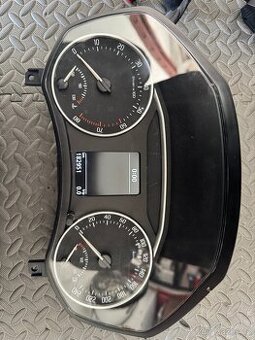 Octavia 2 FL budíky maxidot benzín