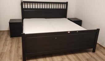 Postel IKEA Hemnes
