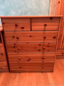 Komoda z masívu, borovice