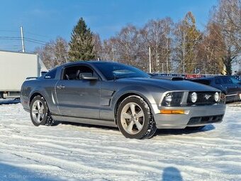 Mustang GT 4.6 V8 manuál, panorama, 2009