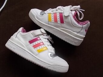 KRASNÉ KOŽENÉ BOTASKY ADIDAS VEL 37 TOP STAV